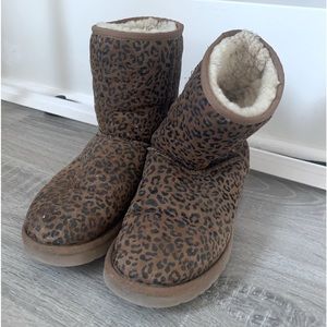 Animal print Uggs size 9.5